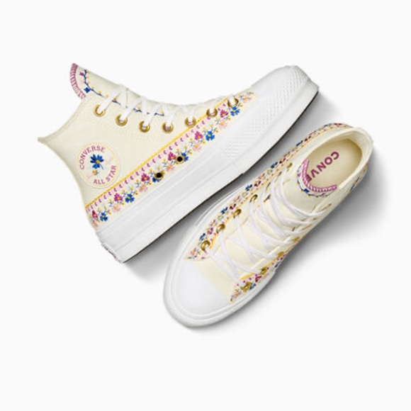 CHUCK TAYLOR ALL STAR LIFT FREE SPIRIT FLORALS
Men’s:7.5
Women’s:9.5
No RETURN. - Picture 2 of 9